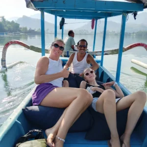how to get to secret gilis from tete batu